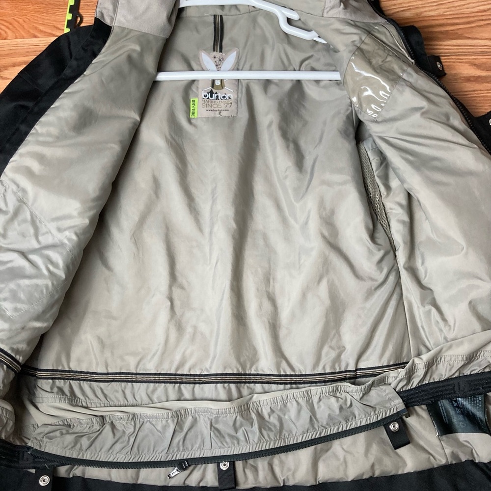 Burton winter jacket - Picture 5 of 15